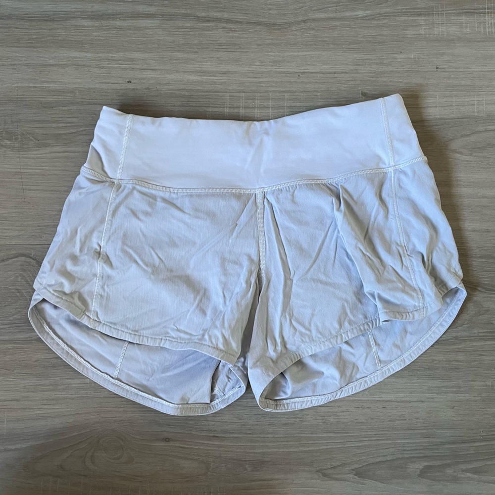 Lululemon Mid-Rise Speed Up Shorts 4”